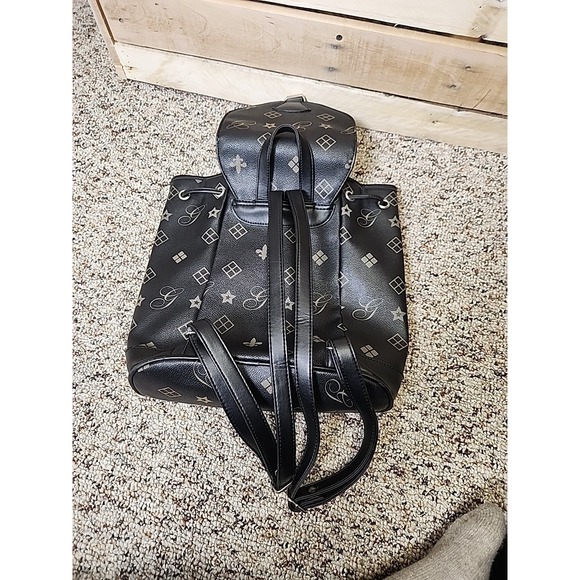 Woman's Faux Leather Printed Backpack - Picture 7 of 10